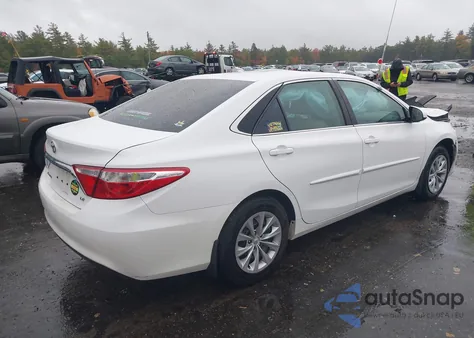 2017 Toyota Camry Le z USA, uszkodzony, nr VIN 4T1BF1FK4HU699039
